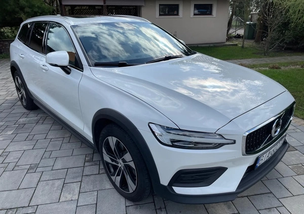 Volvo V60 Cross Country cena 122000 przebieg: 87237, rok produkcji 2019 z Białystok małe 781